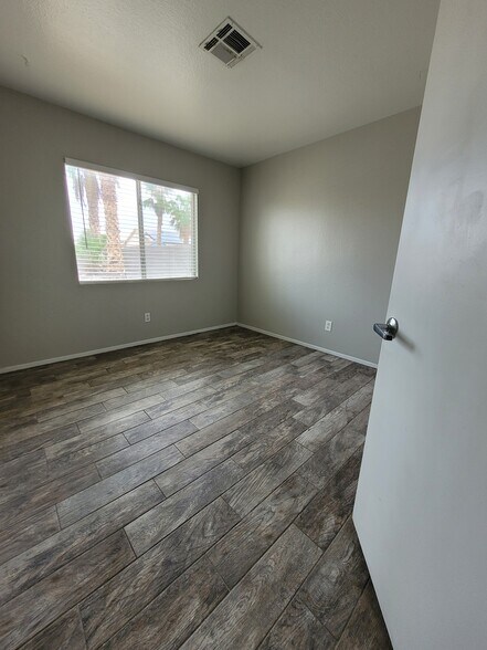 Building Photo - 5104 Crystal Breeze Ln