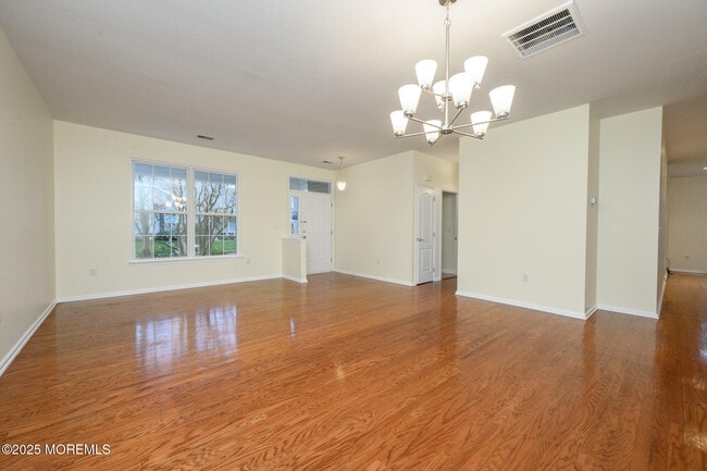 Building Photo - 131 Greenlawns Dr