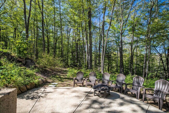 Building Photo - 32 Attitash Loop