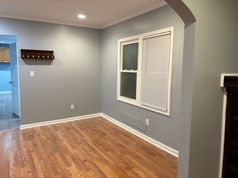 Building Photo - 15886 Northlawn St