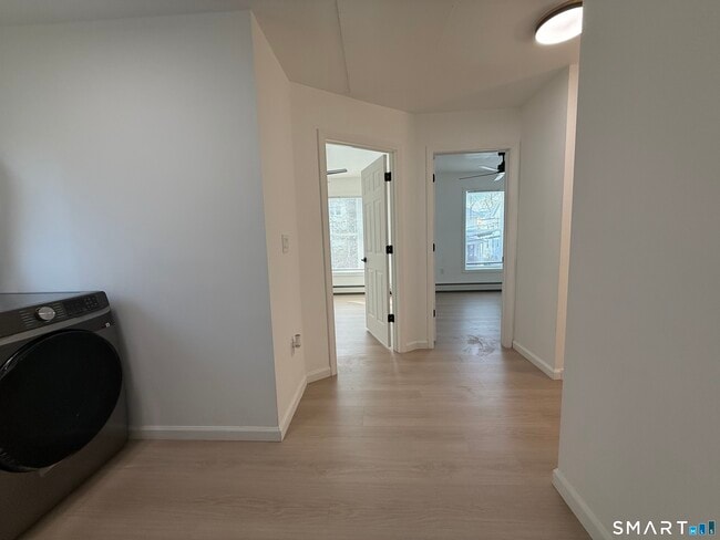 Building Photo - 8-12 Sterling St