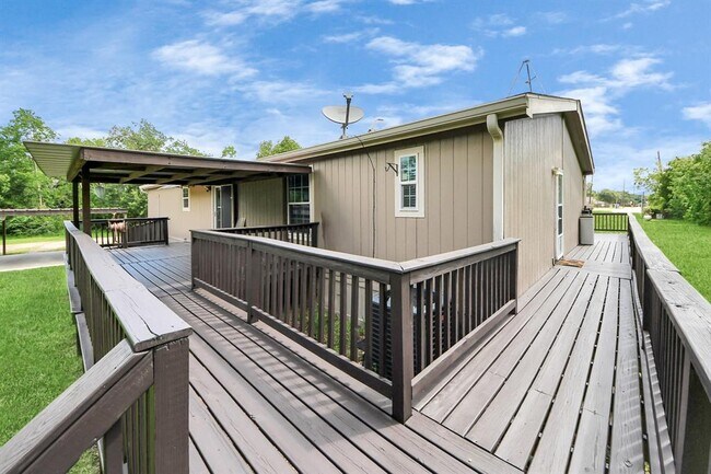 Building Photo - 4000 Mustang Rd