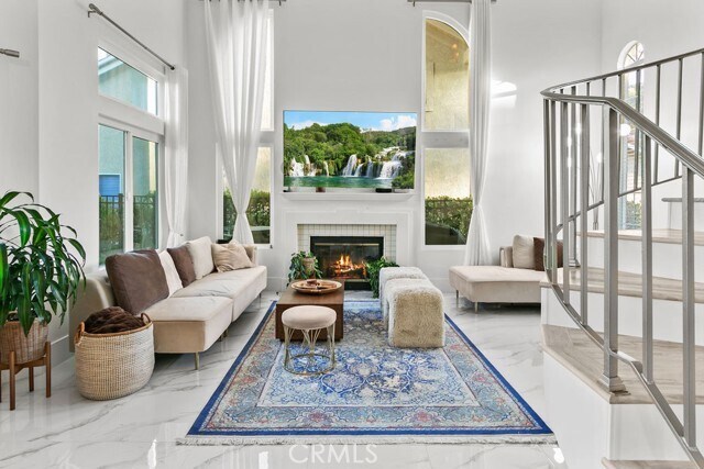 Building Photo - 6039 E Hackamore Ln