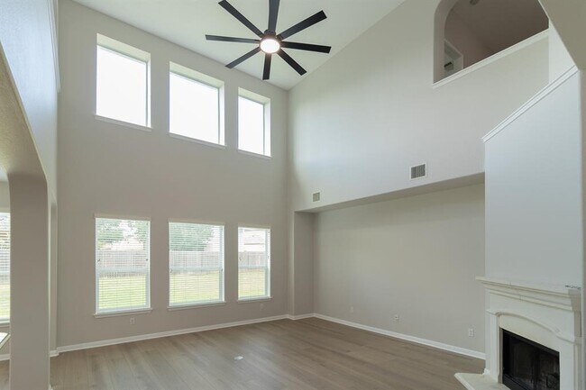 Building Photo - 2102 Monticello Ct