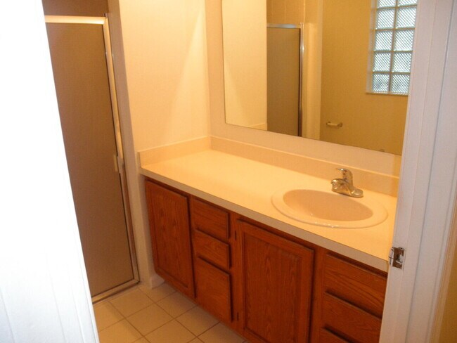Building Photo - 13708 Lavender Ln