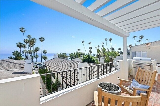 Building Photo - 360 Cliff Dr