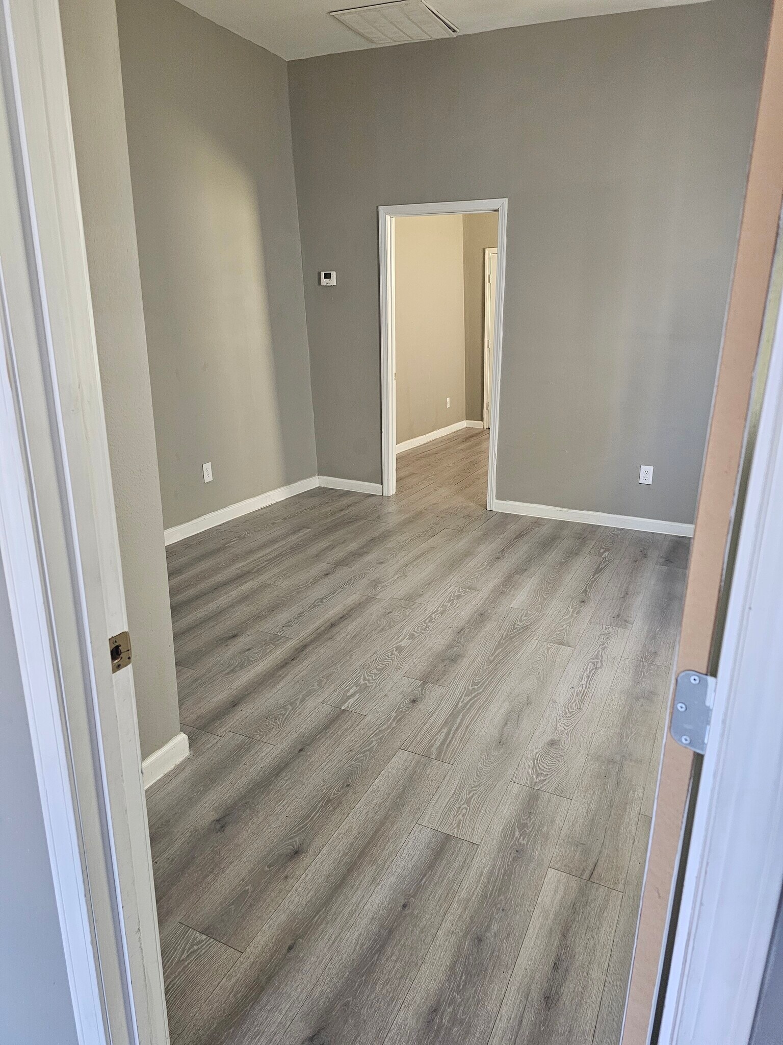 Building Photo - 2615 S Johnson St