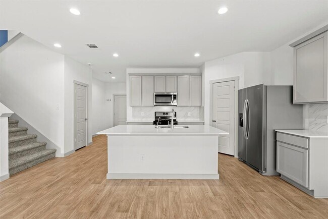 Building Photo - 207 William Ln