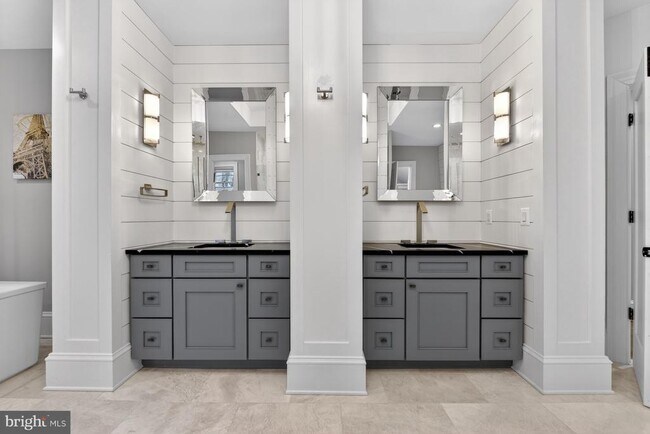 Building Photo - 7002 River Oaks Dr