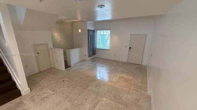 Building Photo - 2961 NE 185th St