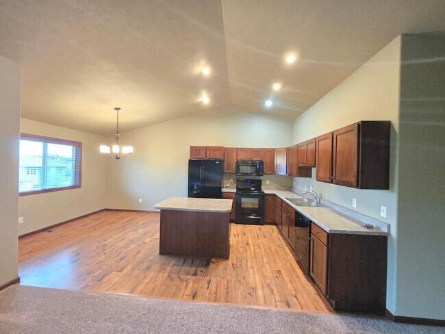 Primary Photo - 3208-3210 E 3rd St