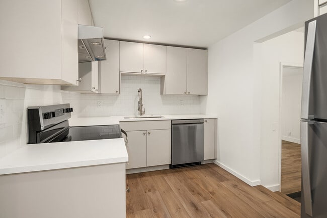 Building Photo - 4732 45th Ave S