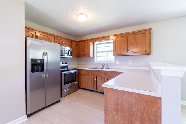 Building Photo - 1811 Harbor Dr