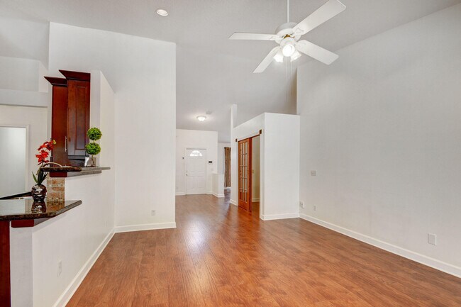 Building Photo - 2664 Yarmouth Dr