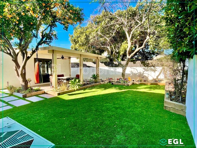 Building Photo - 3927 Degnan Blvd