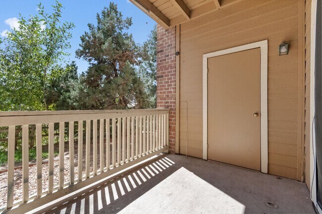 Building Photo - Cozy 3 Bed Littleton Condo