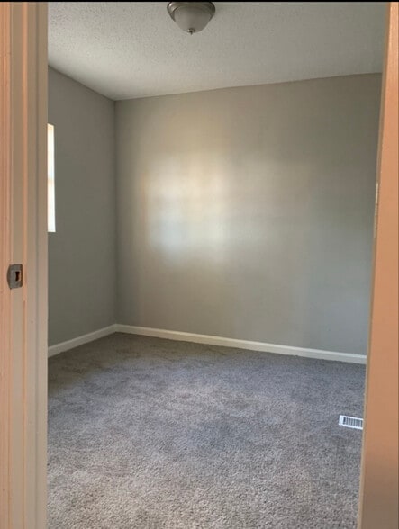 Building Photo - 804 Pearl St