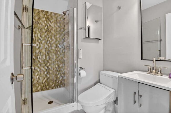 Building Photo - 504 N Thomas St