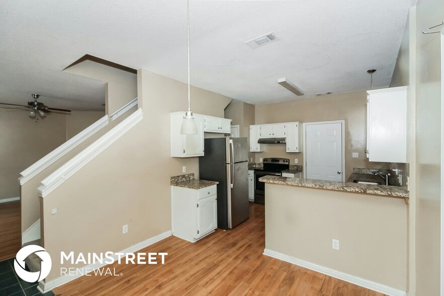 Building Photo - 768 Breeze Way