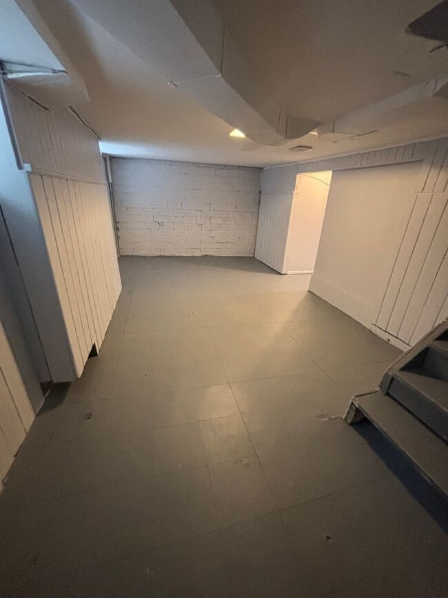 Building Photo - 3bd Single Warner Rd Area Cash Pay/Section 8