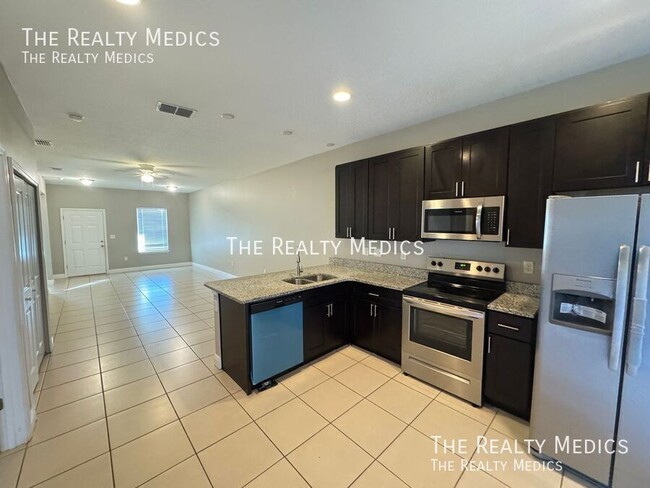 Building Photo - 765 Platypus Ct