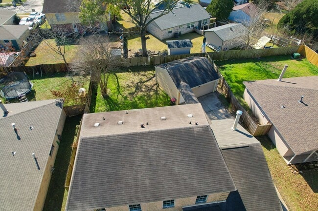 Building Photo - 2523 W Greens Rd