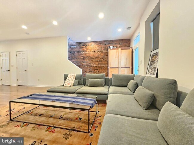 Building Photo - 1311 S St SE