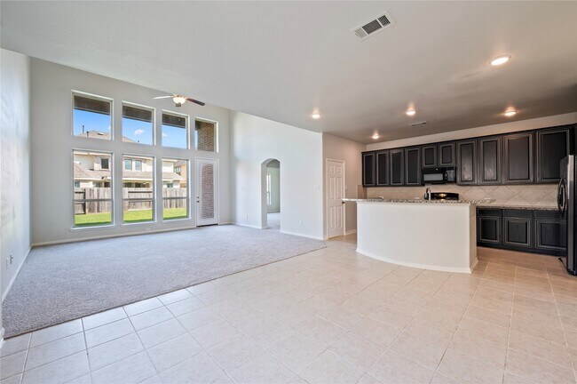Building Photo - 632 Kickapoo Ct