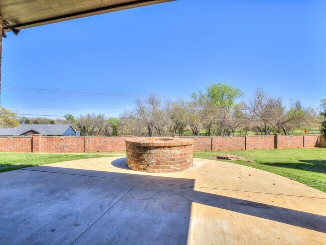 Building Photo - Luxury Rental Home in Edmond Schools + Com...
