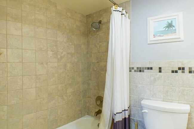 Building Photo - Stunning Fort Myers Condo with Water View!