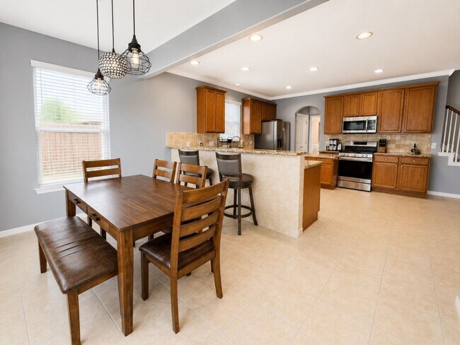 Building Photo - 2409 Deerwood Ct
