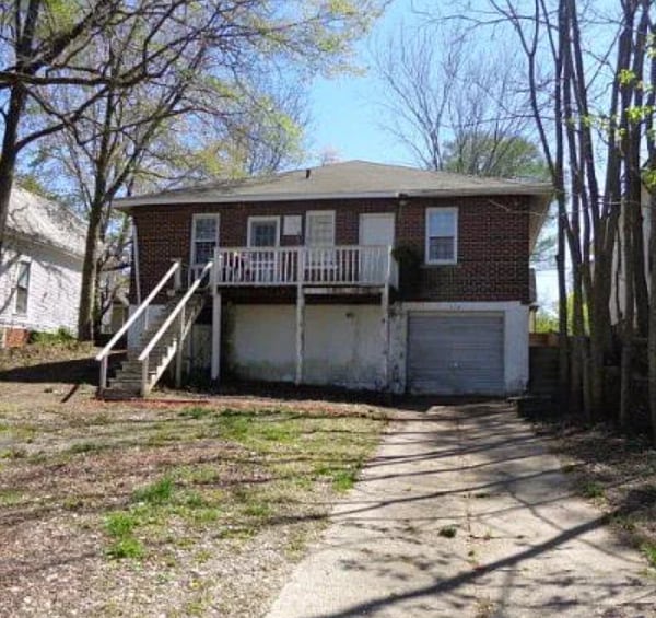 Building Photo - 312 Thompson St