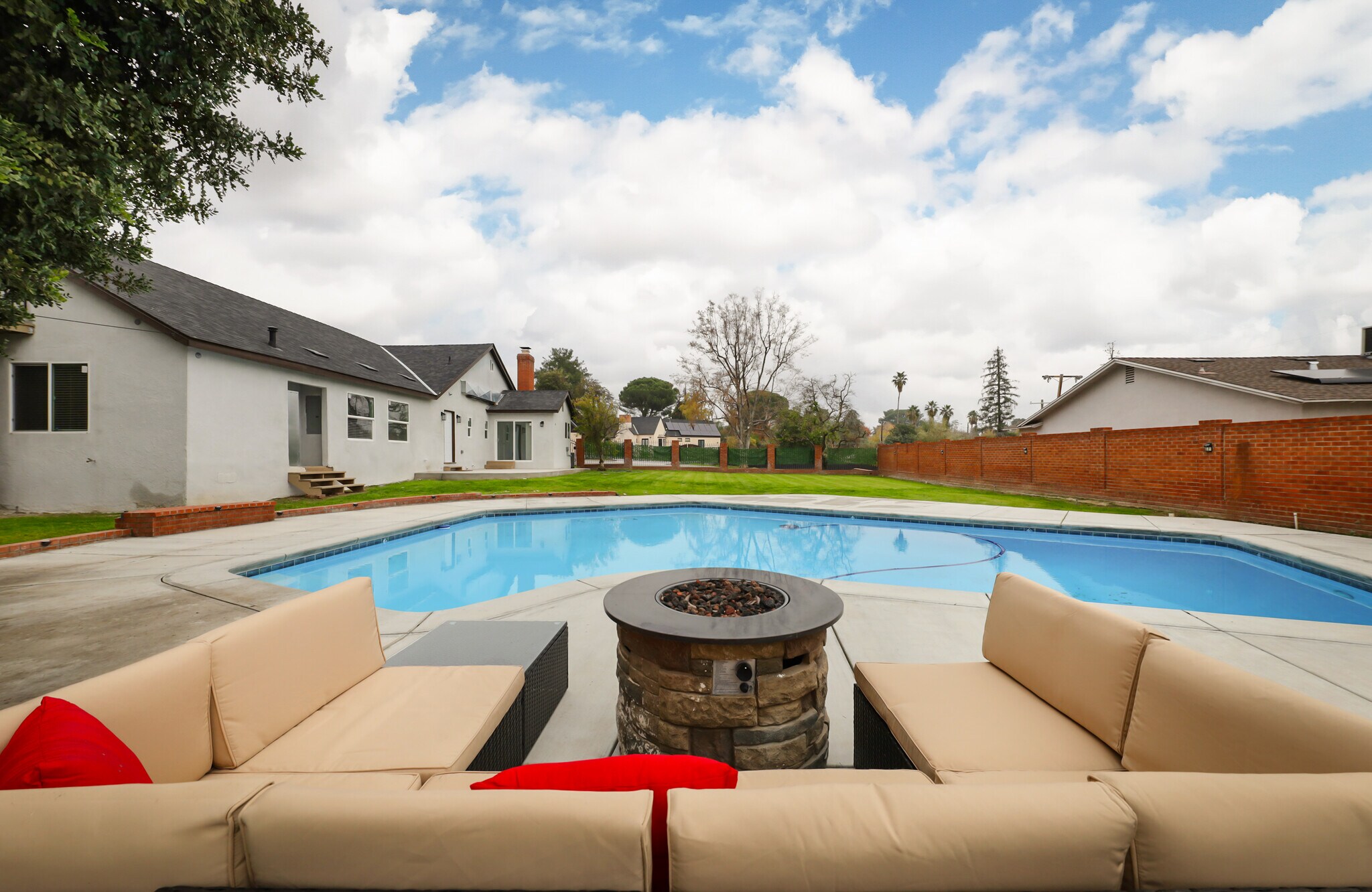 Building Photo - 501 Magnolia Ave