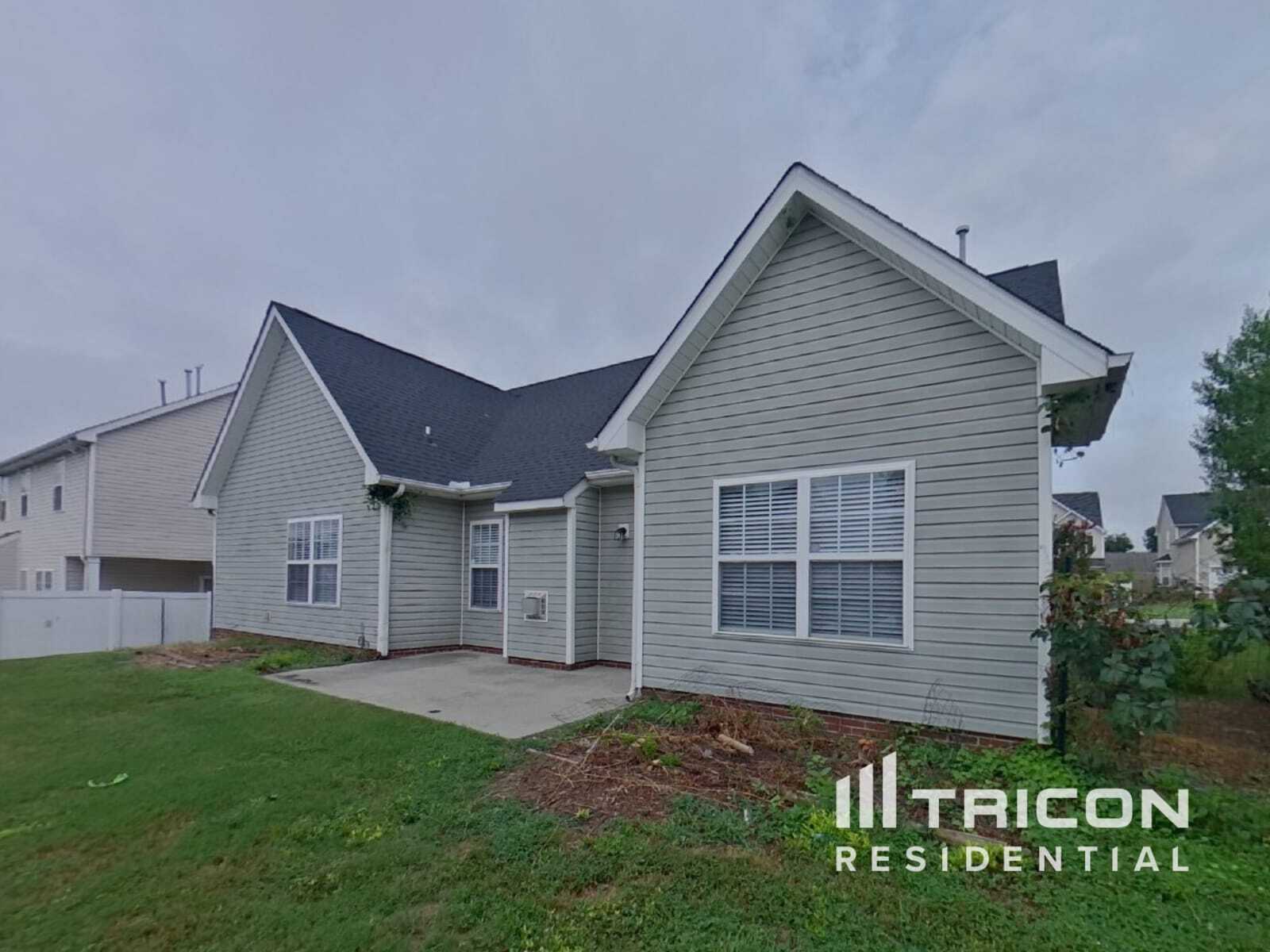 Building Photo - 559 Clearwater Dr