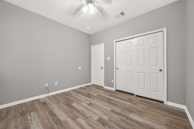 Building Photo - 14531 Chestnut Falls Dr
