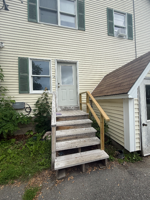 Primary Photo - 86 Oak St