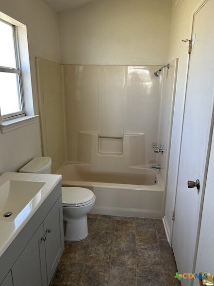 Building Photo - 2305 Purser Dr