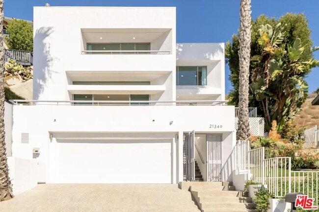 Building Photo - 21349 Rambla Vista