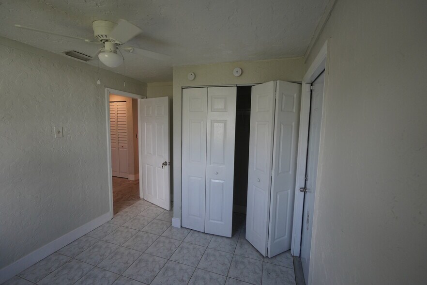 Building Photo - 431 NW 12th Ave