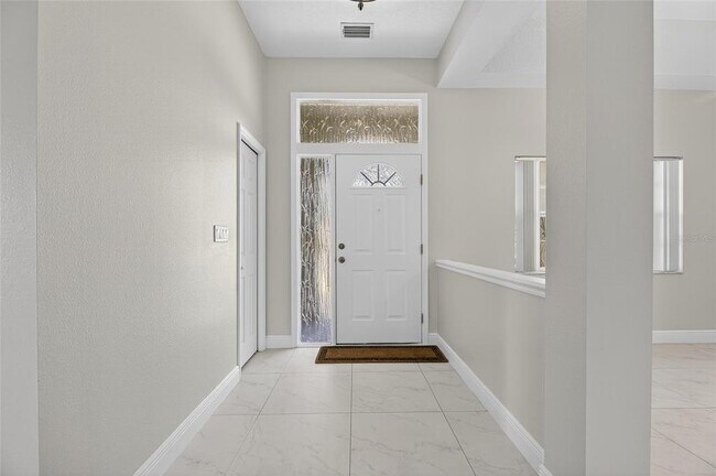 Building Photo - 172 Lake Shore Dr W