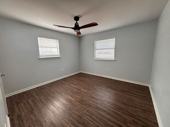 Building Photo - 4th Street Duplex