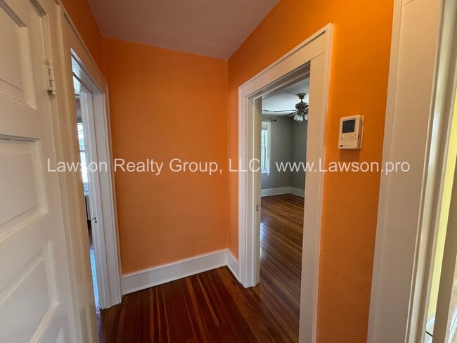 Building Photo - Large Raleigh Court Home on a Corner Lot