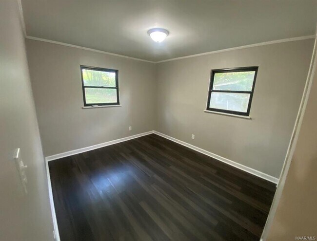 Building Photo - 1229 Karen Rd