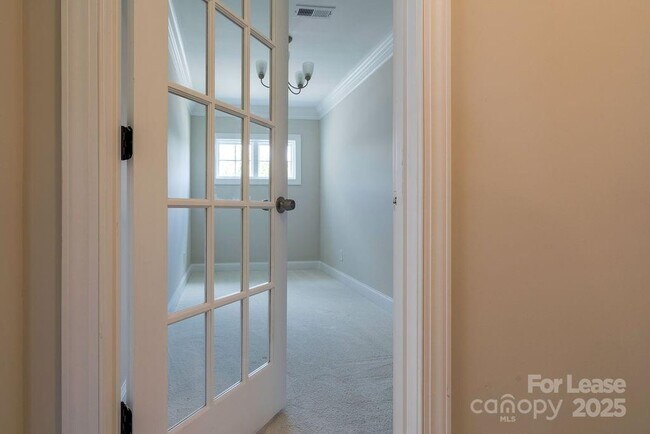 Building Photo - 6607 Wildbrook Dr