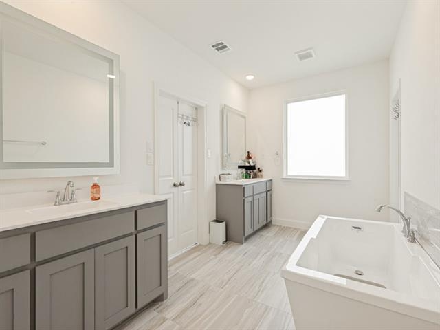 Building Photo - 7117 Talon Dr