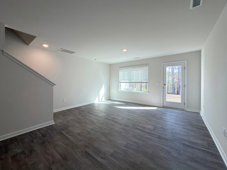 Building Photo - 8534 Beckett Chase Way