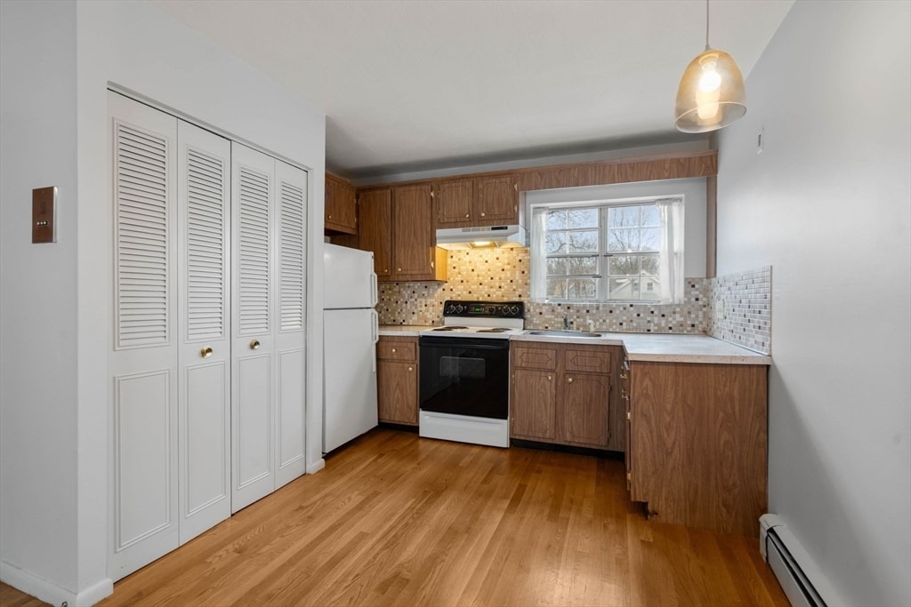 Building Photo - 8 Robinwood Ave