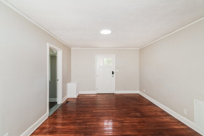 Building Photo - 2813 Dubard St