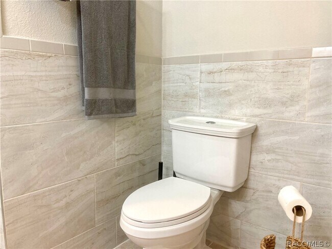 Building Photo - 11449 W Bayshore Dr