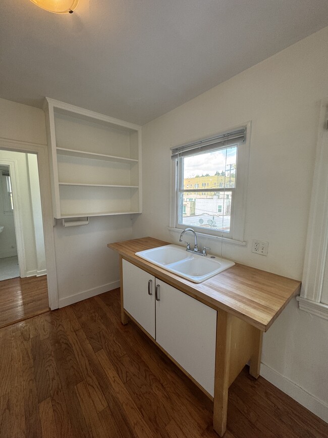 Kitchen view, sink, more shelves - 3350 Hamilton Way